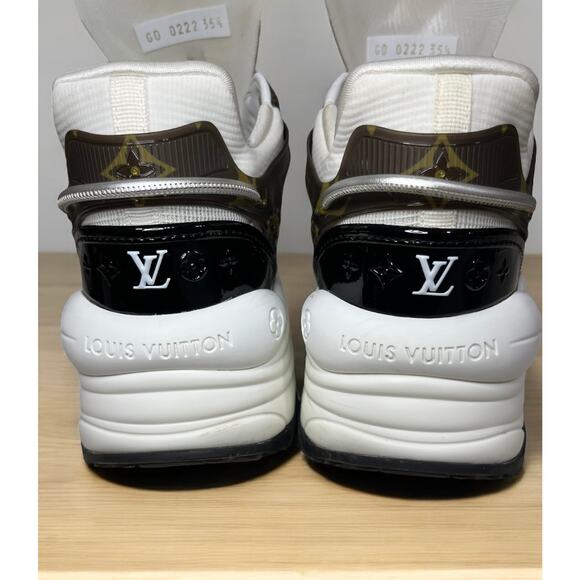 Women’s Louis Vuitton Run 55 White Monogram Sneaker Size 35 1/2 - Picture 6 of 10